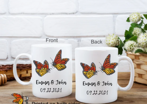 Mug dengan gambar pasangan kupu-kupu yang indah